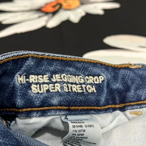 AEO Hi-Rise Jegging Crop Super Stretch Distressed Design Denim Jeans, Size 4 - Picture 6 of 16